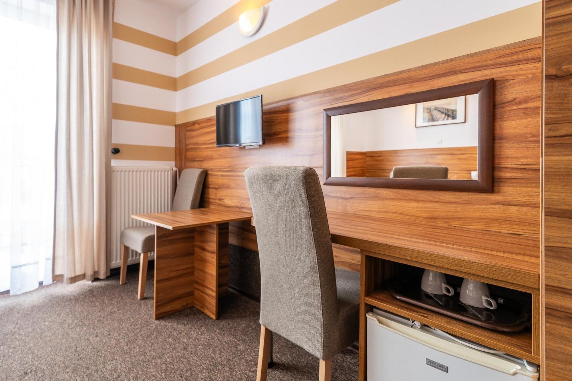 Max Apartamenty - Pokoje - Domki - Restauracja - Basen Mielno  Extérieur photo