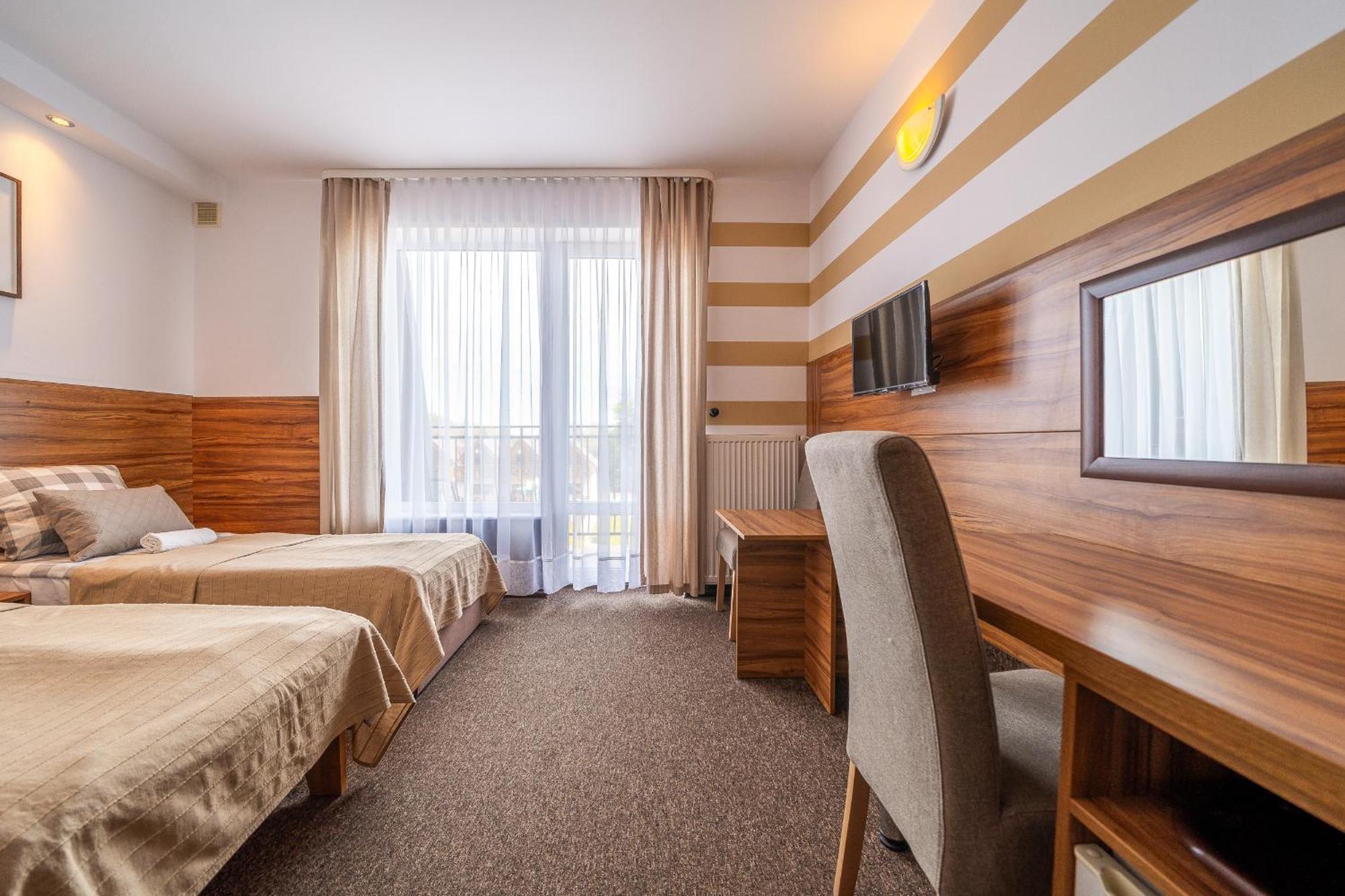 Max Apartamenty - Pokoje - Domki - Restauracja - Basen Mielno  Extérieur photo
